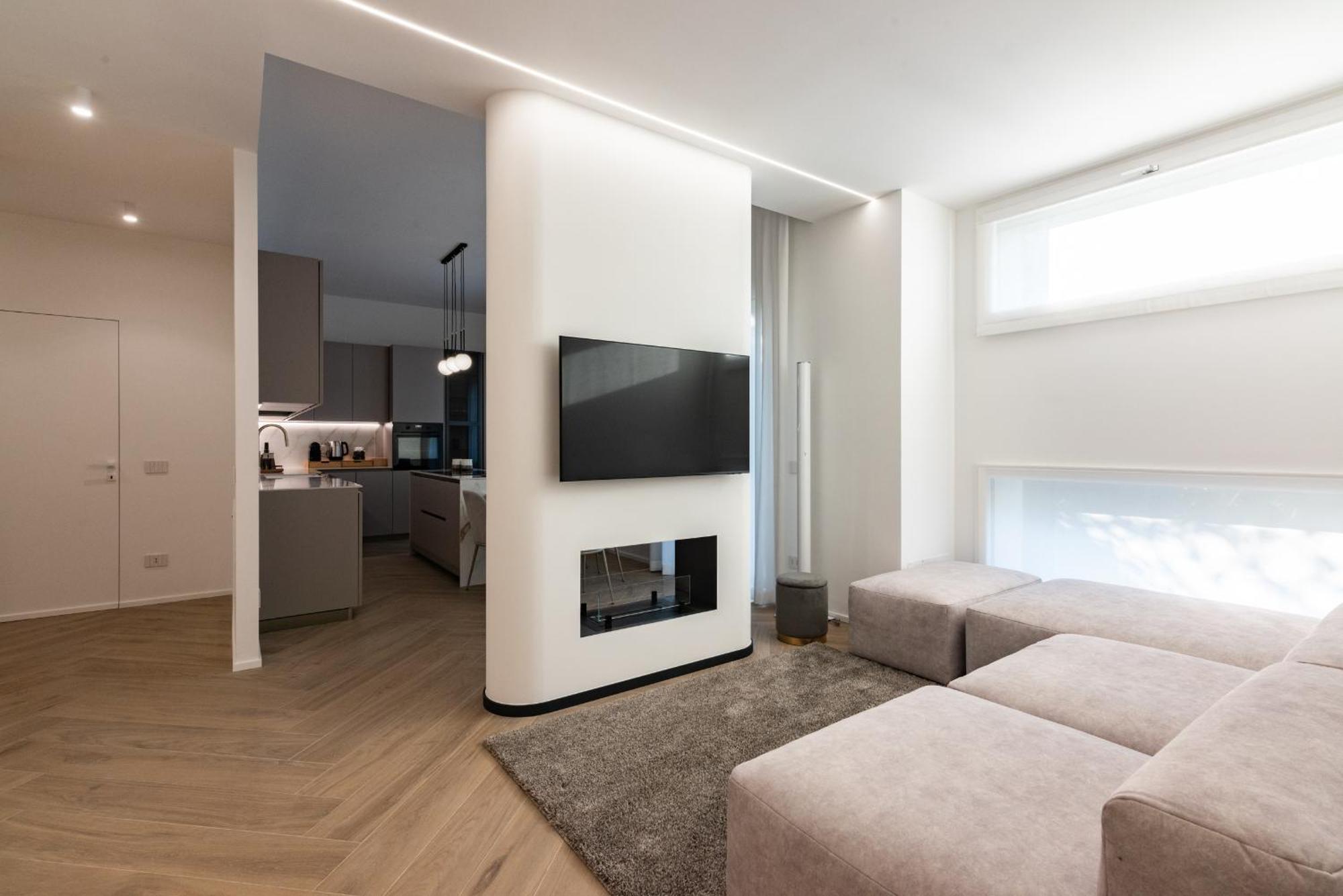White House Con Posti Auto Apartment Mailand