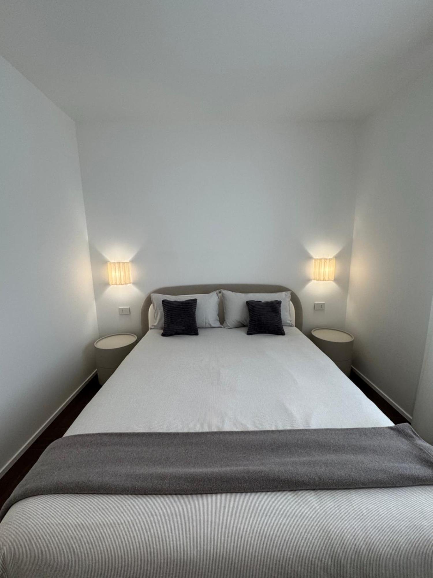 Apartment White House Con Posti Auto *
