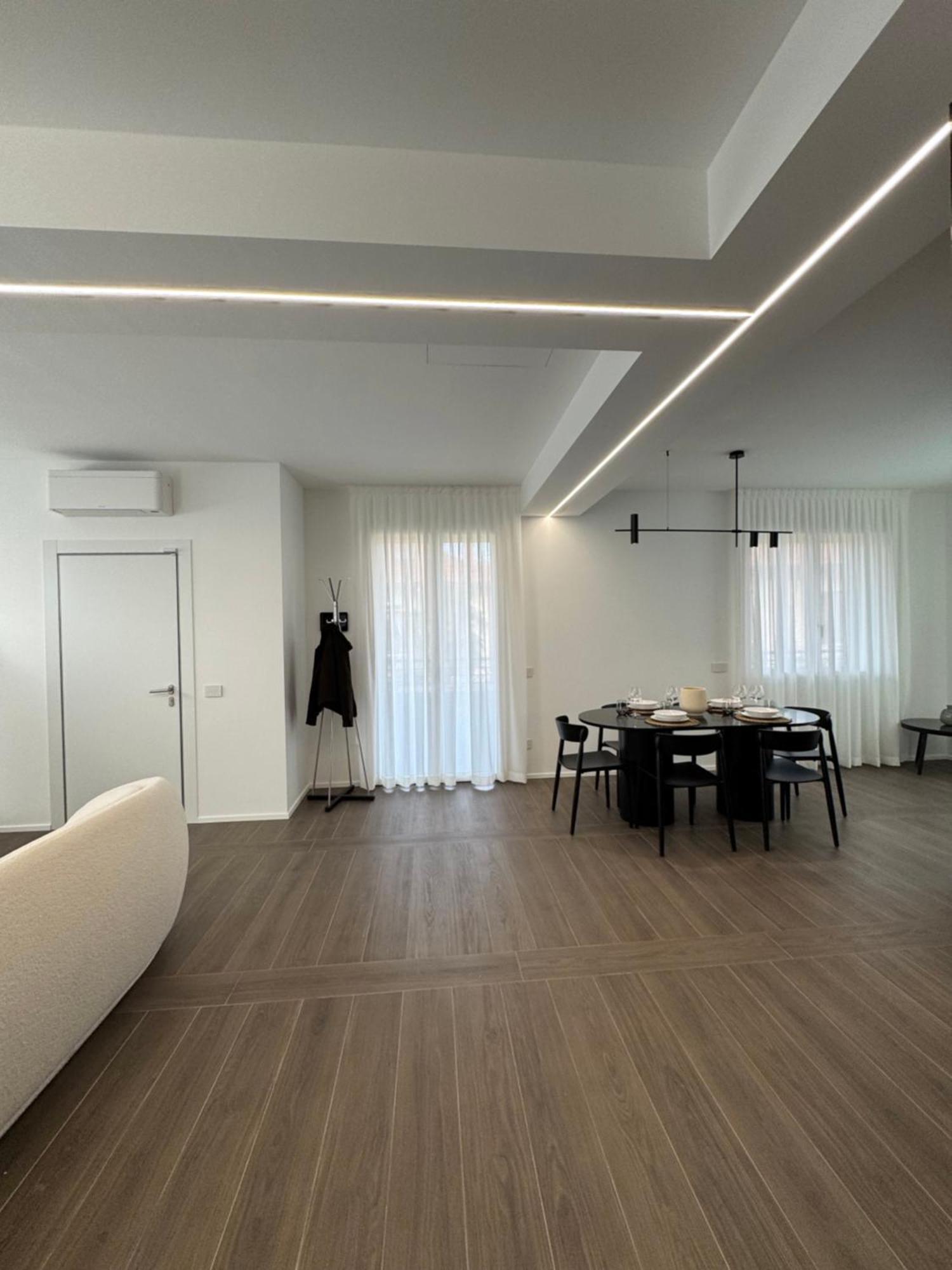 White House Con Posti Auto Apartment