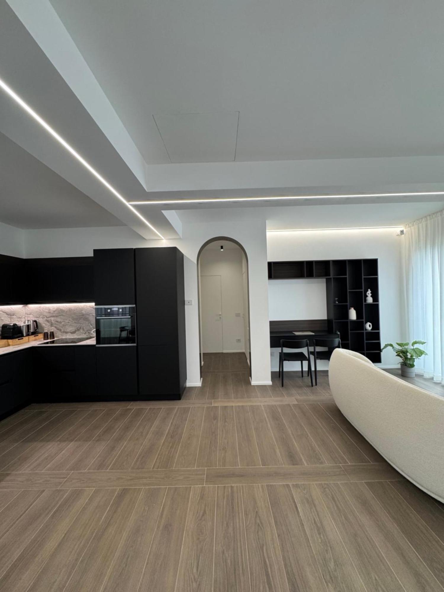 Apartment White House Con Posti Auto *