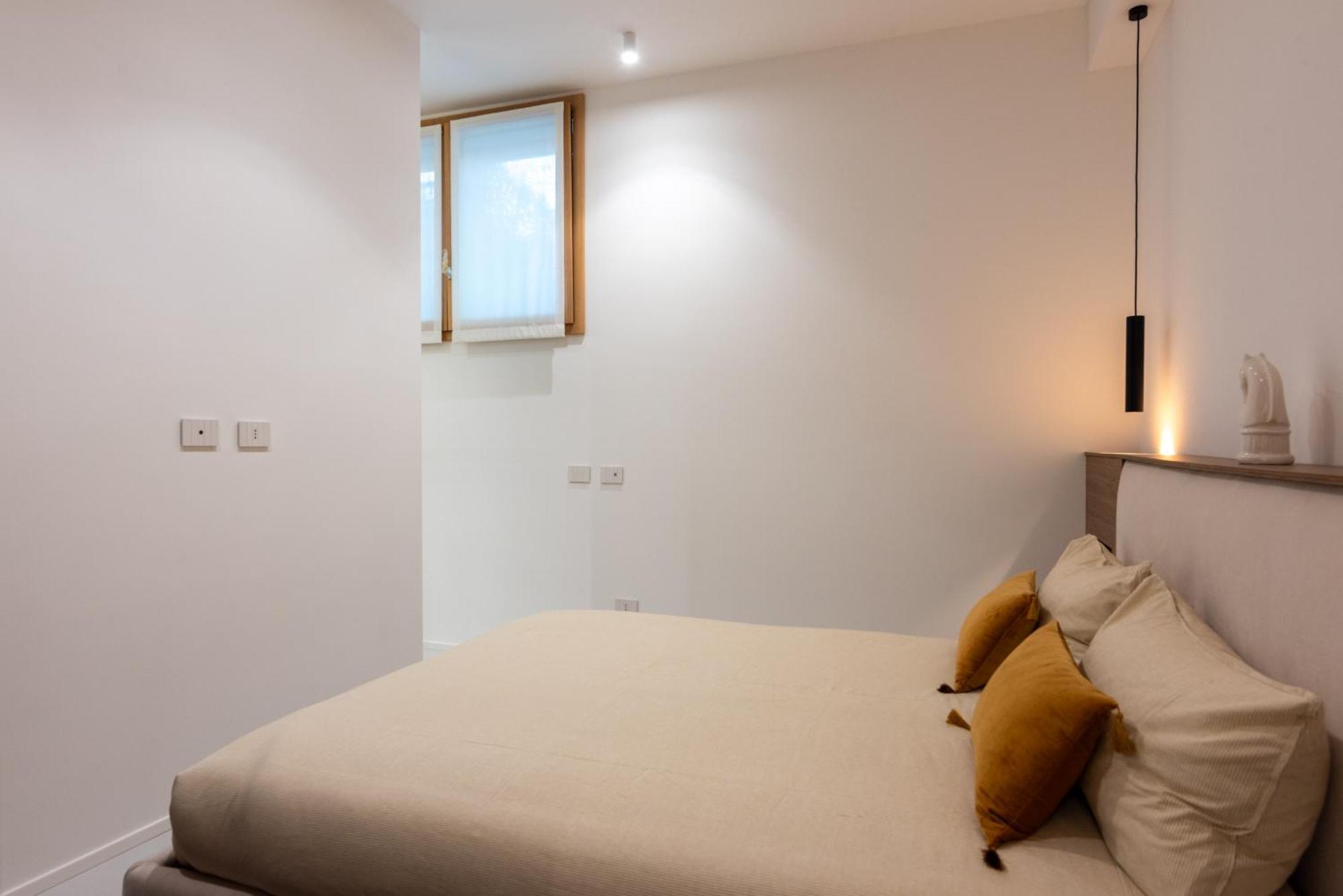 Apartment White House Con Posti Auto *