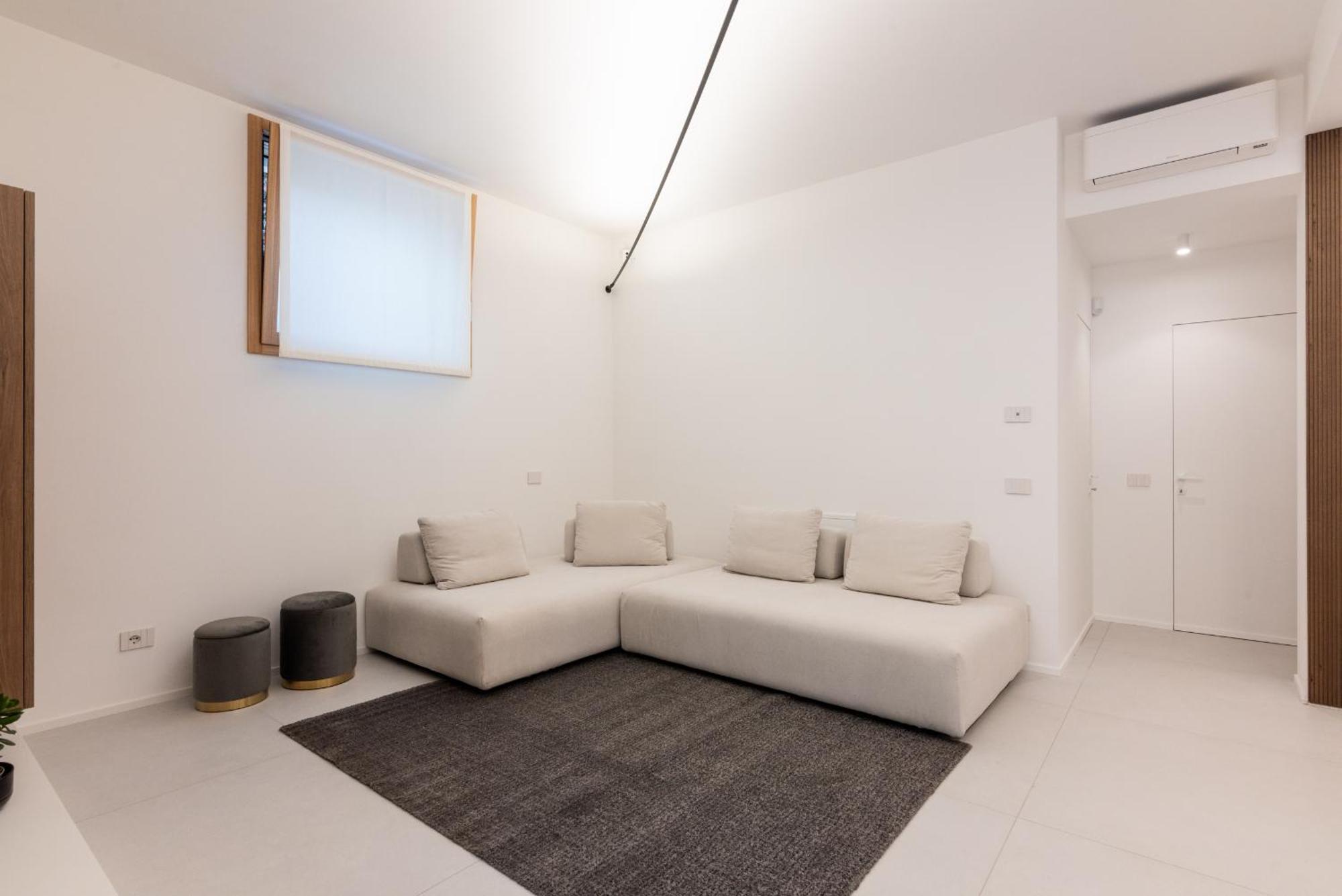 White House Con Posti Auto Apartment