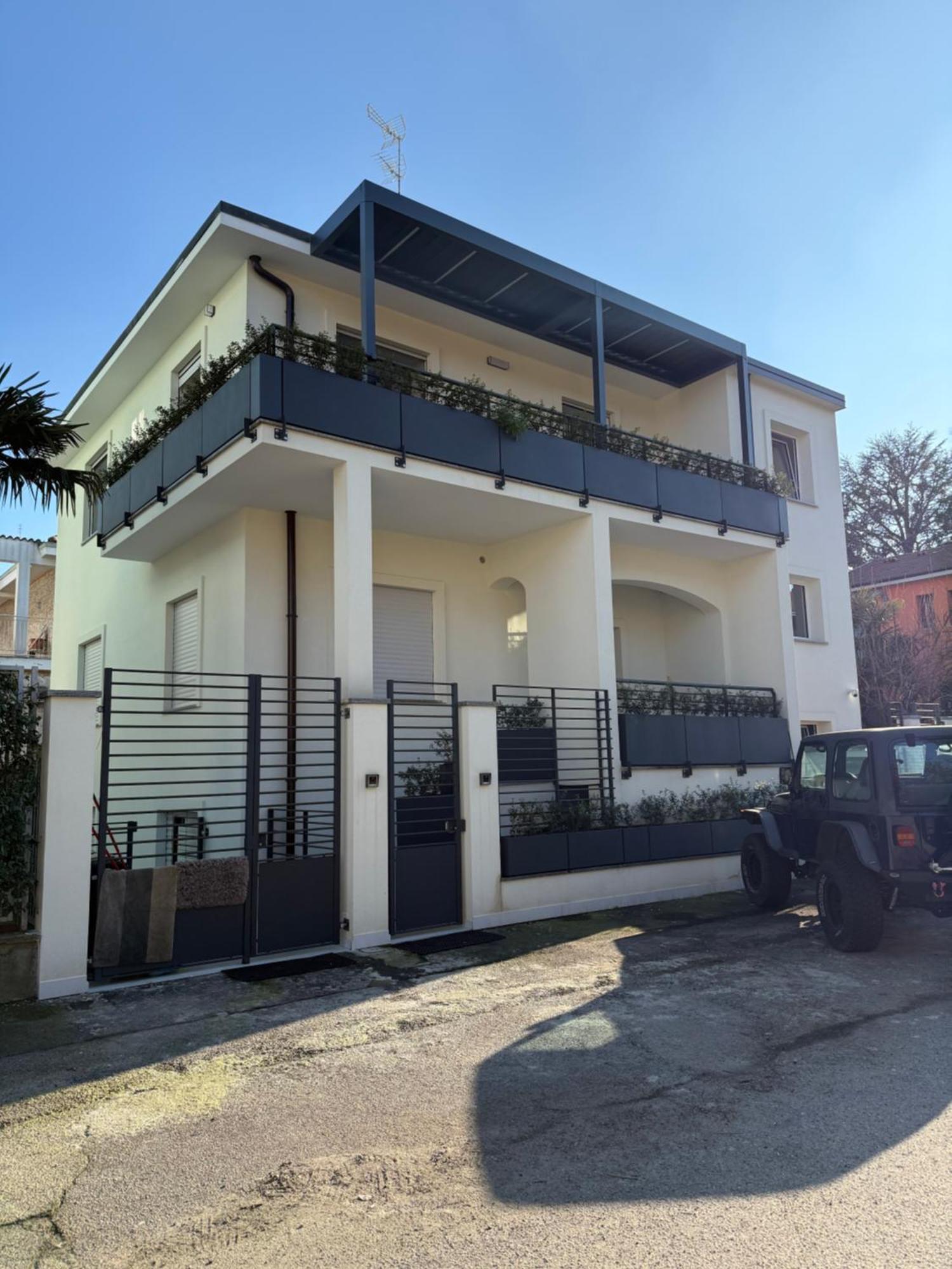 White House Con Posti Auto